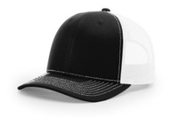 Casquettes de camionneur en maille unisexe tendance avec logo en cuir brodé 3D personnalisé à 6 panneaux