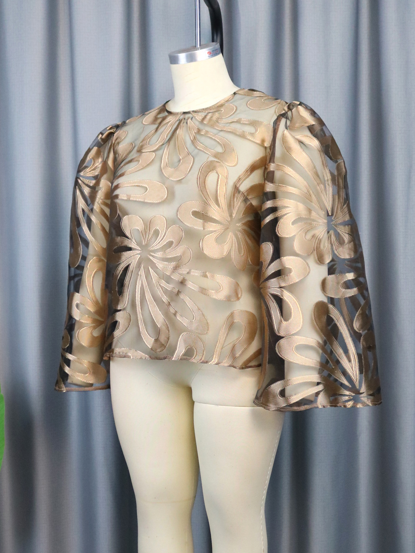 acka jacquard over flare blouse | CIRCOLEKTRA.NL