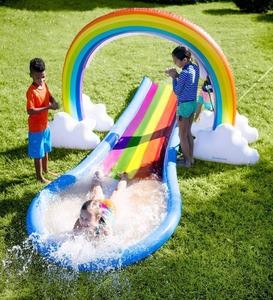 Glissière d'eau gonflable d'arroseur d'arc-en-ciel de PVC en gros d'usine pour le plaisir d'été des enfants d'utilisation extérieure de maison et d'école - Product Image 5