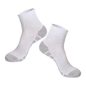 Chaussettes courtes décontractées pour hommes, respirantes, invisibles, <span class=keywords><strong>anti</strong></span>-<span class=keywords><strong>frottement</strong></span>, antidérapantes, en polyester/coton/spandex, avec ventilation en maille, pour la gym, la course et le quotidien - Product Image 2