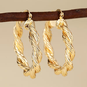 Pendientes de aro retorcidos chapados en oro para mujer, joyería fina clásica para uso diario, pendientes de oro amarillo - Product Image 4
