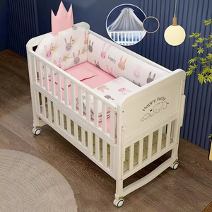 Lit bébé en bois massif multifonctionnel réglable de style européen confortable avec un ensemble de literie - Product Image 1