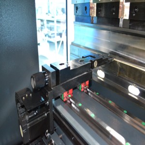 Machine de pliage CNC entièrement électrique <span class=keywords><strong>MKE</strong></span> de haute précision avec écran tactile, calcul automatique de l'angle et pompe à moteur - Product Image 5