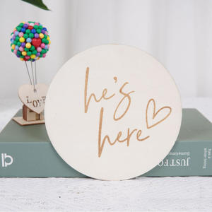 Carte de jalon en bois pour bébé gravée en bois Hello World Milestone Accessoires de photographie pour nouveau-né Accessoires de tir pour enfants - Product Image 4