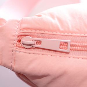 Sac bandoulière ajustable en nylon pour femme, forme lune, personnalisable, étanche, avec fermeture éclair, tendance, portable, pour voyage - Product Image 3