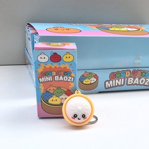 Portachiavi in Peluche con Personaggi Cartoon Misti, Scatola a Sorpresa, Mini Bambole Multi IP, Ciondoli per Borsa, Vendita all'Ingrosso, 24 Pezzi per Confezione - Product Image 4