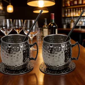 Mug à bière moderne Moscow Mule en cuivre, couleur noir canon, en acier inoxydable plaqué, design martelé, pour fêtes et cadeaux - Product Image 1