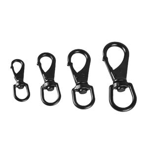 ตะขอเกี่ยวลากจูงอเนกประสงค์ สแตนเลส 304 ชุบดำ พร้อมพวงกุญแจแบบหมุน สำหรับติดกับกุญแจ - Product Image 1