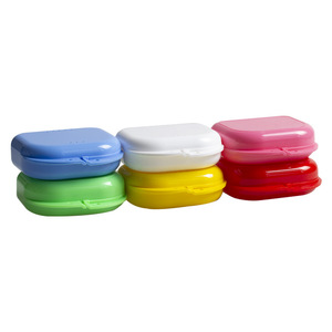 Étui de retenue orthodontique léger portable avec évents pour stocker <span class=keywords><strong>les</strong></span> <span class=keywords><strong>aligneurs</strong></span> dentaires et <span class=keywords><strong>les</strong></span> prothèses dentaires - Product Image 4