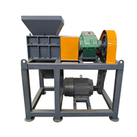 Petit broyeur capable de broyer les déchets métalliques, les canettes, les pneus en plastique, le bois, avec une capacité de 300 kg/h