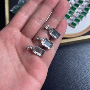 Nuevo Colgante de León de Lujo de Plata Pura S925 Estilo Chino Ping Shun Sui con Incrustaciones de Perla Verde y Jade de Espuma de Agua Helada Tallado a Mano - Product Image 4