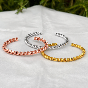 Bracelets torsadés classiques tendance en or, argent et or rose, ajustables pour un confort quotidien, bijoux unisexes pour le bien-être. - Product Image 1