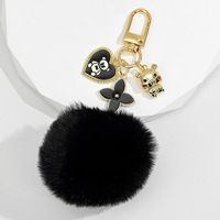 Porte-clés mignons avec pompons, porte-clés boule rose, chaînes perlées, sangles, pendentif trèfle à quatre feuilles, breloque ours pour téléphone, porte-clés moelleux