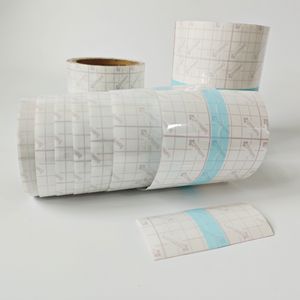 Precio de Fábrica, Vendaje Adhesivo Transparente Impermeable Desechable Médico, Rollo de Vendaje de Película de PU, Apósitos para Heridas, Tamaño Personalizable - Product Image 1