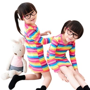 Vente en gros en ligne de robes courtes à manches longues rayées rouges décontractées pour filles, provenant d'une usine chinoise - Product Image 3