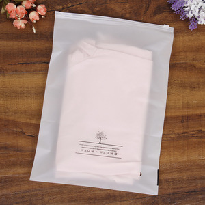 Bolsa de Embalaje Personalizada con Cierre de Cremallera de Plástico Negro para Camisetas, Trajes de Baño, Calcetines, Ropa de Alta Calidad, Bolsas de PVC con Cremallera y Logotipo - Product Image 3