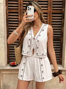 Conjunto de Dos Piezas para Mujer, Talla Grande, Top Sin Mangas Casual con Bordado Negro y Pantalones Cortos, 100% Algodón - Product Image 2