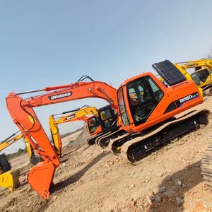 Excavatrice hydraulique d'occasion Doosan DH150LC-7, poids en marche 15 tonnes, poids de la machine 14000 kg, moteur Doosan, engrenages à faible entretien - Product Image 6