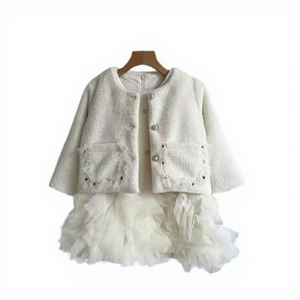 Completo Invernale da Bambina di Alta Gamma con Giacca in Pelliccia Sintetica, Decorazione con Bottoni, Gonna a Tutù in Cotone con Stampa Dolce - Product Image 1