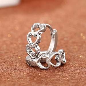 Orecchini a Cuore Vuoto per Donne, Gioielli di Moda Quotidiana Dolce e Romantici - Product Image 2
