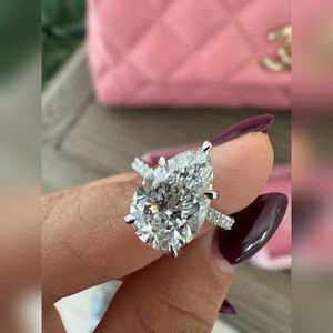 Anillo de Compromiso para Mujer con Diamante Cultivado en Laboratorio de Corte Pera de 3 Quilates, Chapado en Oro de 18K, Certificado IGI, Claridad VVS2-VVS1, Envío Global de Lujo - Product Image 1