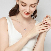 Collier pendentif chien teckel de Noël en argent sterling 925 plaqué argent avec émail en forme de cœur