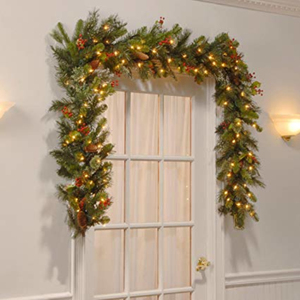 Guirlande lumineuse LED pour Noël, couronne de porte d'entrée décorative avec pommes de pin artificielles, baies et fleurs - Product Image 3