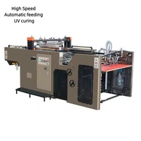 Máquina de serigrafía UV automática plana de nueva condición, precisión de 0,1mm para hojas grandes de papel PET con sistema de apilamiento de alimentación