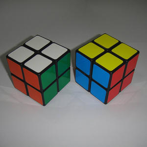 Cubo de Rubik 2x2 de 5 cm, Rompecabezas de Plástico ABS para Solución Rápida, Juguete Educativo para Niños de 5, 7 y 14 Años, Unisex - Product Image 1