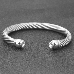 Bracelet en acier inoxydable avec câble de 7 mm, ouverture réglable, pour femme, bijoux cadeau - Product Image 4