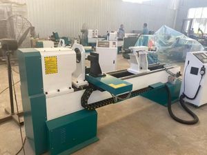 Tour CNC robuste pour le travail du bois, grandes machines à tourner les colonnes en bois massif, équipement d'usinage CNC pour pièces de meubles, moteur 4 kW - Product Image 3