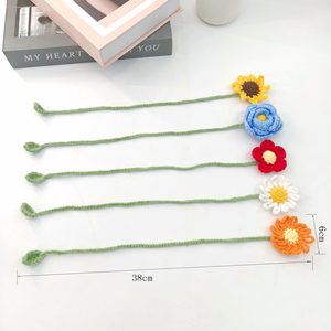 Nouveau marque-page créatif fait main <span class=keywords><strong>au</strong></span> <span class=keywords><strong>crochet</strong></span>, adorable marque-page tricoté en forme de <span class=keywords><strong>fleur</strong></span> avec pompon, idéal pour les filles, breloque de sac, cadeau - Product Image 2
