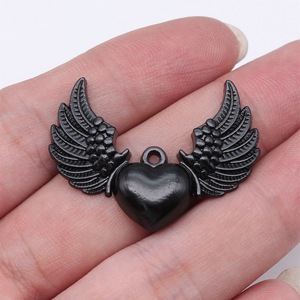 Amuleto de Aleación de Zinc con Diseño de Mariposa de la Muerte, Estrella y Murciélago, con Pentagrama y Corazón Alado, para Gargantillas Góticas y Joyería de Halloween - Product Image 6