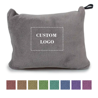 Coussin de voyage portable 2-en-1 personnalisé et doux, couverture corail pour avion et canapé, avec sac et sangle de bagage à main