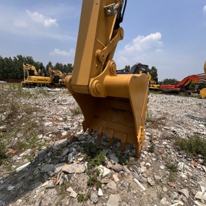 Excavadora CAT 320EL con cazo de excavación, motor C6.6 original y bomba hidráulica para construcción, minería y obras viales. - Product Image 3