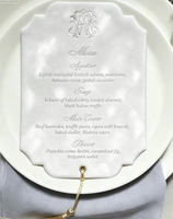 Carte de menu de luxe en velours avec monogramme personnalisé en feuille d'or, bord irrégulier, pour mariage, avec pompons