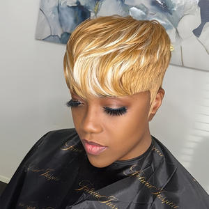 Peluca Corta Rizada de Marca Nacional, Fibra Kanekalon, Sin Pegamento, 10cm, Color 2760 Dm401 18, Origen Henan - Product Image 3