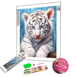 Wholesale Diy Rhinestone Cross Stitch Mosaic Painting Cute White Tiger Baby Full Drill Animal Painting 5D Diamond Painting Kits