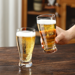 Verres à bière soufflés à la main avec logo <span class=keywords><strong>personnalisé</strong></span>, verres à vin de football mondial, ensemble de verres à bière <span class=keywords><strong>pas</strong></span> chers, verres à bière Pilsner artisanaux transparents – Vente en gros - Product Image 3
