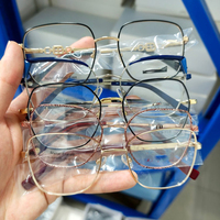 Gafas de Sol Cat Eye con Montura Metálica, Lentes con Estampado de Moda de Alta Calidad, Duraderas, Ligeras, para Mujer, Liquidación de Stock Mixto