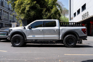 Ford F-150 Raptor 3.5L <span class=keywords><strong>V6</strong></span> EcoBoost 4WD Pickup Truck d'occasion <span class=keywords><strong>2022</strong></span>, Raptor Gen 3, tout-terrain, haute performance, conduite à gauche, 5 places - Product Image 6