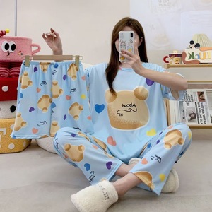 Vente flash : pyjama pour femmes en polyester à manches courtes, anti-statique, taille élastique, trois pièces, imprimé de dessins animés d'animaux, fabriqué en Thaïlande - Product Image 5