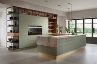 Vermonhouzz - Armoires de cuisine personnalisées en vert sauge, ensemble d'armoires modulaires à panneaux plats avec étagères en bois et îlot en marbre pour villa