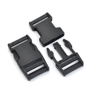 Boucle à dégagement latéral rapide réglable en plastique avec type d'injection de logo personnalisé pour bagages et sacs - Product Image 1