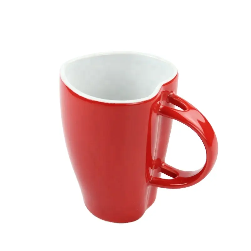 लाल रंग सिरेमिक संभाल कॉफी पीने के लिए दिल के आकार का मग पानी चाय कॉफी पेय पेय कप मग विभिन्न पीने