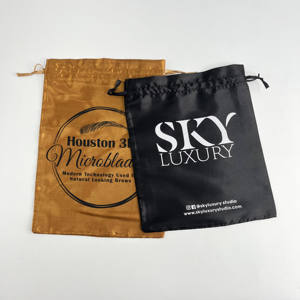 Sacs à cordon en satin noir personnalisés avec impression blanche - Emballage de luxe pour les marques de beauté et de vêtements - Product Image 3