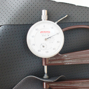 <span class=keywords><strong>Cuir</strong></span> synthétique perforé en PVC souple pour housses de siège de moto - Product Image 3