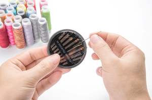 Kit de couture professionnel 229 pièces, ensemble de réparation portable avec aiguilles, fil, ciseaux pour les voyages, la maison, les urgences, vente en gros - Product Image 6