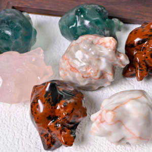 Figuras de Piedras Curativas de Cristal Natural, Talladas a Mano, Corazones de Cristal Multimaterial para Decoración y Elaboración de Regalos - Product Image 4