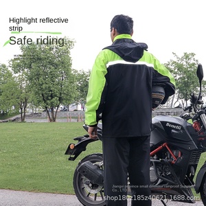 Combinaison de <span class=keywords><strong>moto</strong></span> coupe-vent épaissie et imperméable pour hommes, imperméable de chevalier pour le camping à l'épreuve de la pluie - Product Image 2